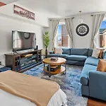 Downtown Louisville-Ideal Central Location- Rooftop Patio-Free Parking