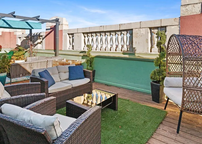Downtown Louisville-Ideal Central Location- Rooftop Patio-Free Parking