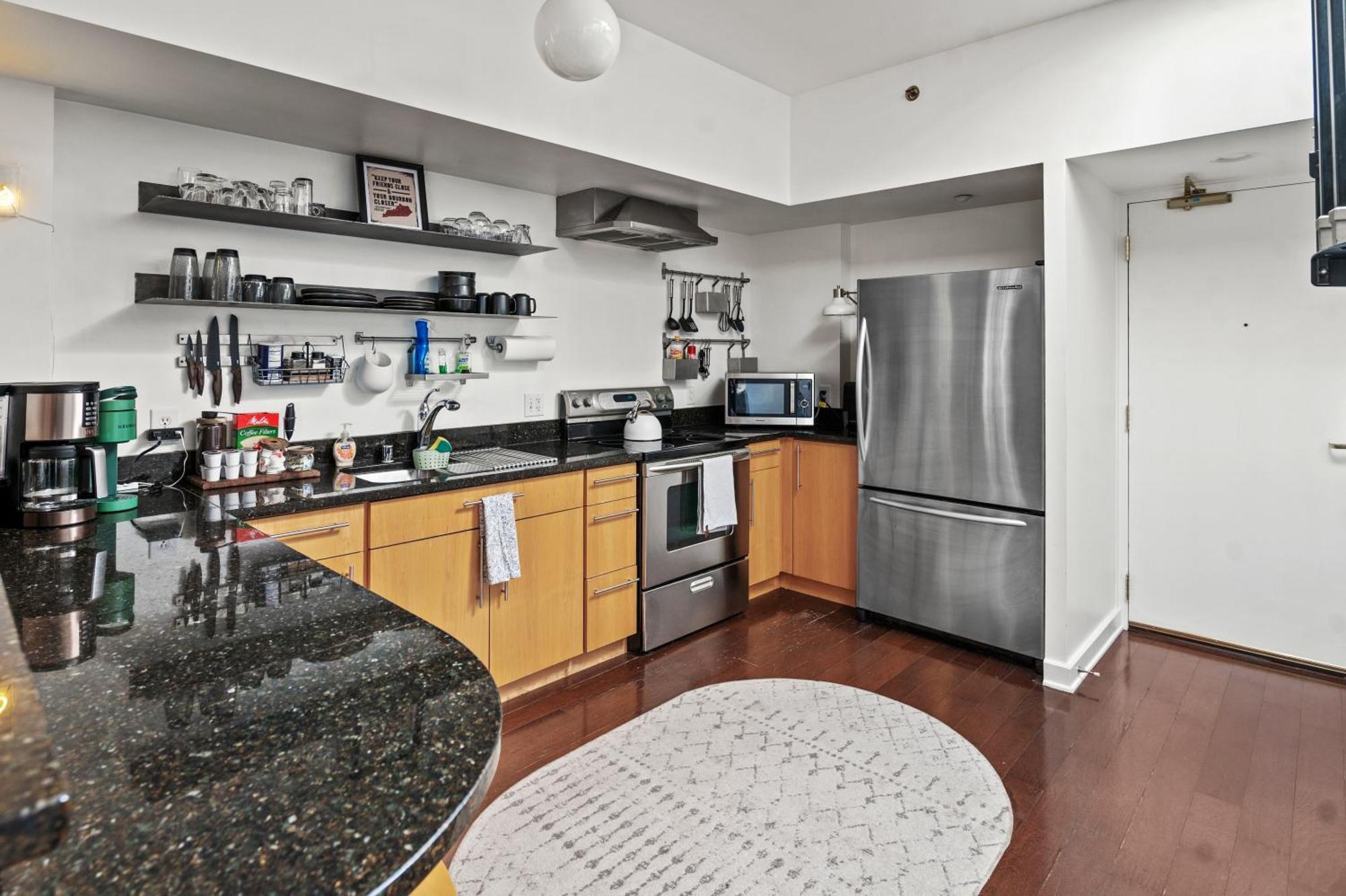 Apartment Downtown Louisville-ideal Location- Rooftop Patio-free Parking