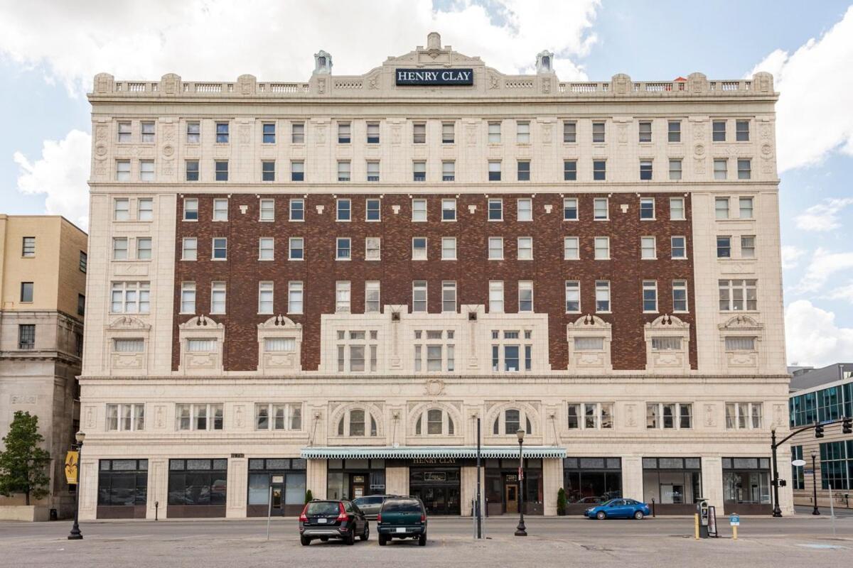 Downtown Louisville-ideal Location- Rooftop Patio-free Parking
