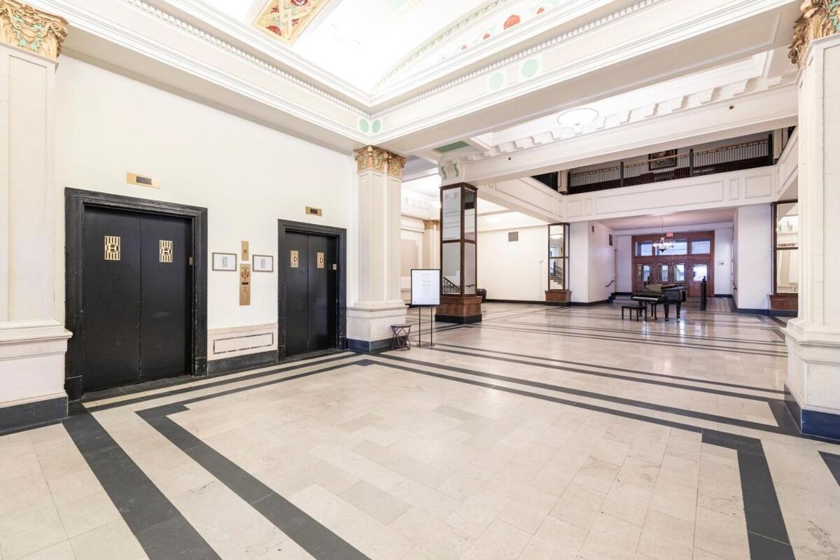 Apartment Downtown Louisville-ideal Location- Rooftop Patio-free Parking Louisville