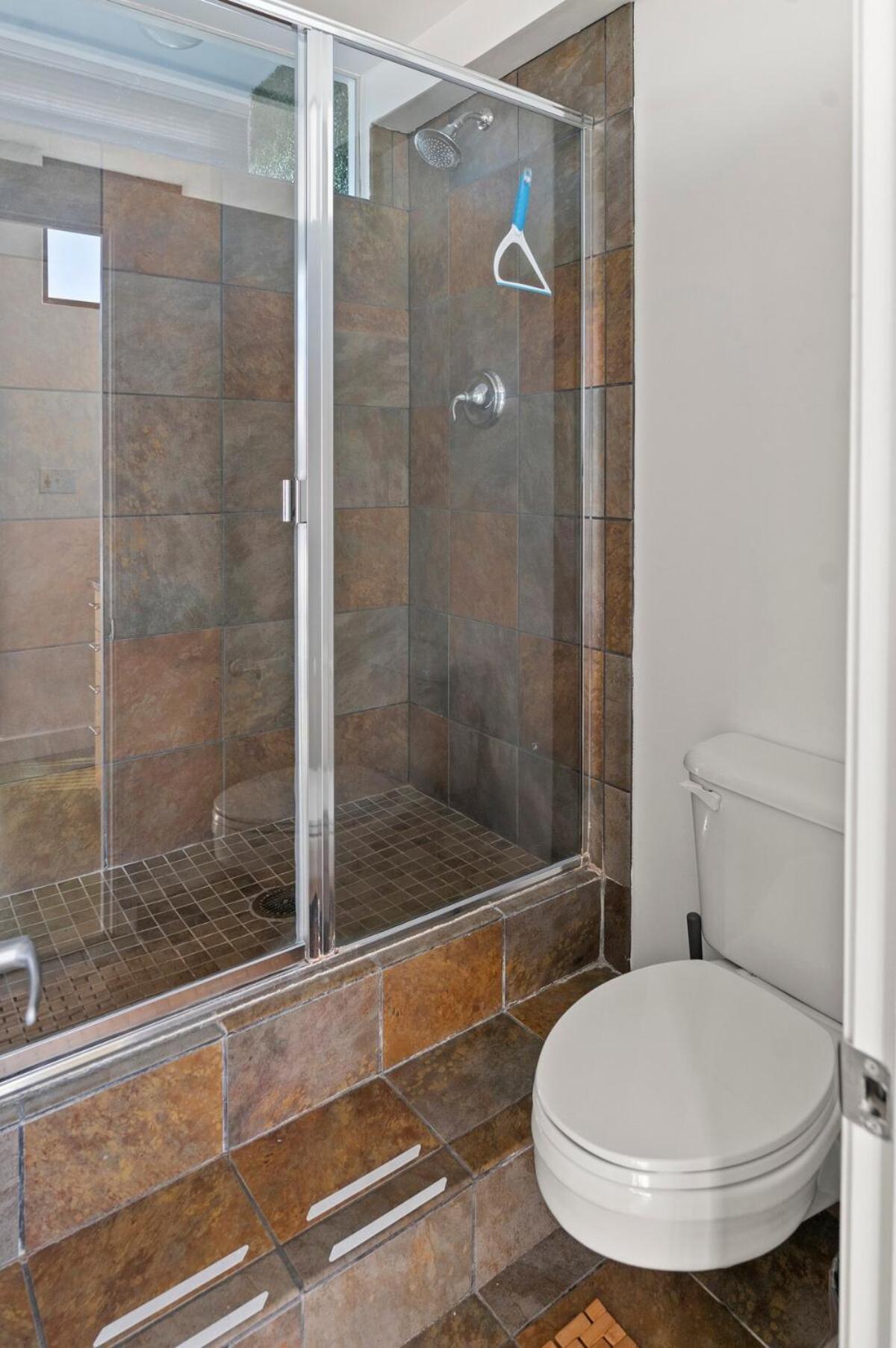 Downtown Louisville-ideal Location- Rooftop Patio-free Parking Apartment *